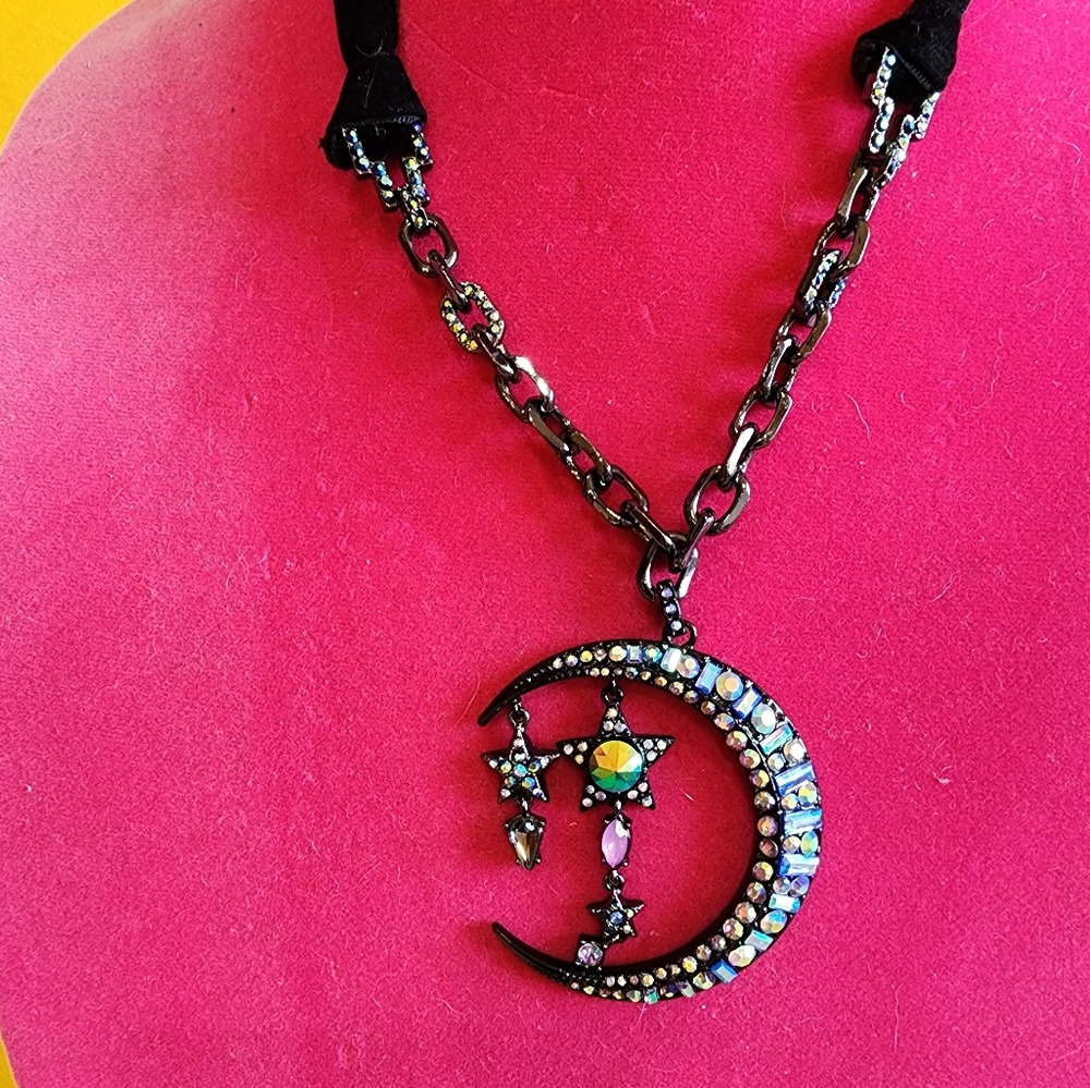 Bnwt Betsey Johnson black velvet moon choker